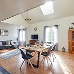 Molnby 4*