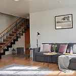 Molnby 여관 4*