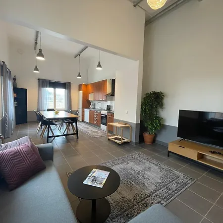 Molnby 4*