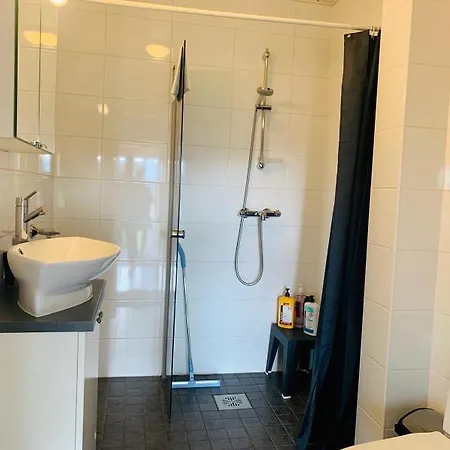 Molnby 4*
