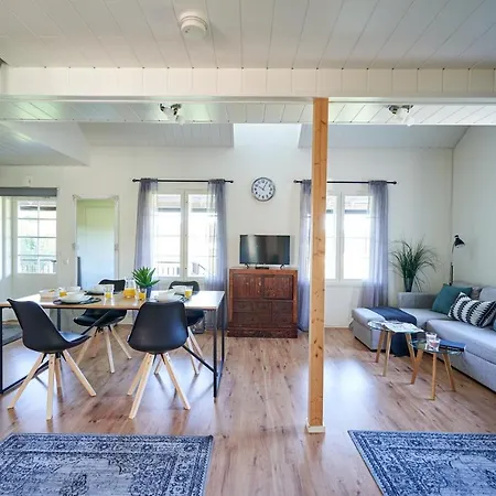 Molnby Mini-hôtel 4*